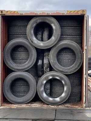 Loading image when exporting used tires(to Central America)