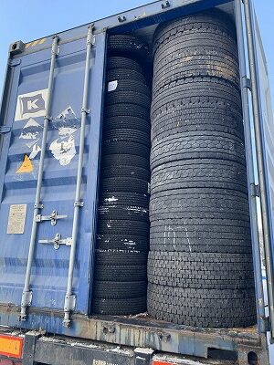 Loading image when exporting used tires(to South Asia)